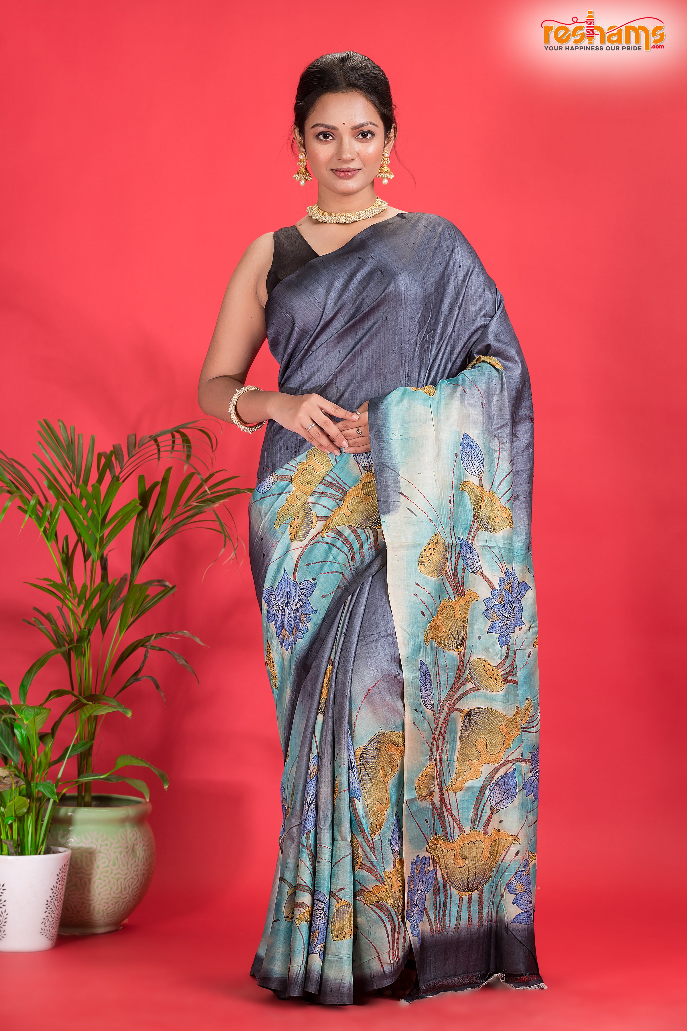Tussar Kantha Stitch With Grey Hand Paint Big Flower Motif